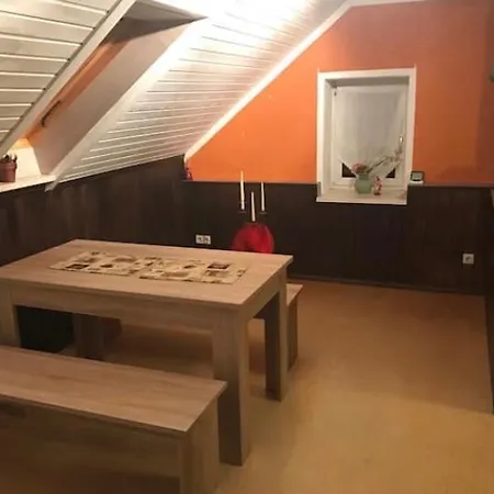 Gemütliche 3 Raum Im Dachgeschoss Ehrenfriedersdorf
