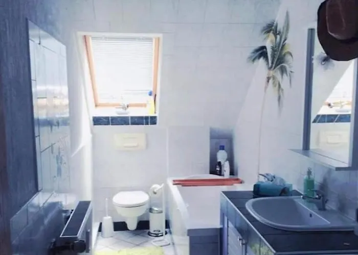 Апартаменты Gemuetliche 3 Raum Im Dachgeschoss *