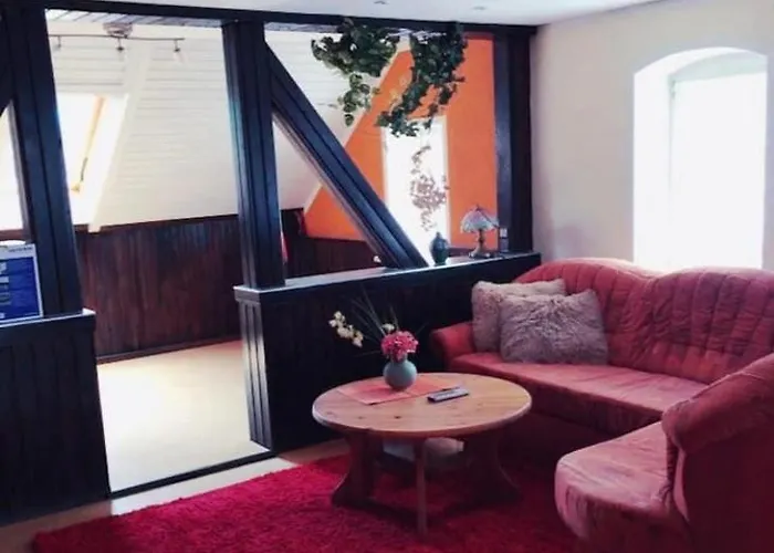 Gemuetliche 3 Raum Im Dachgeschoss *